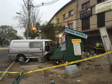 Dramático: Kiosquero muere en su lugar de trabajo arrollado por furgón