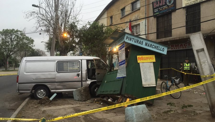 Dramático: Kiosquero muere en su lugar de trabajo arrollado por furgón