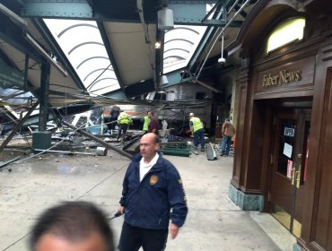 Al menos tres muertos y 100 heridos al estrellarse un tren en Nueva Jersey