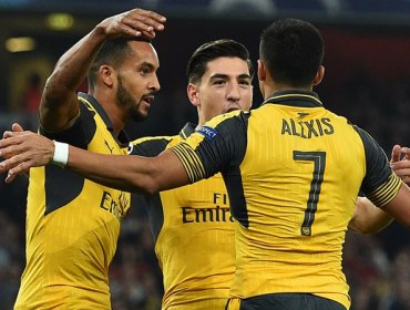 Premier League: Walcott, cada vez más cómodo junto a Alexis