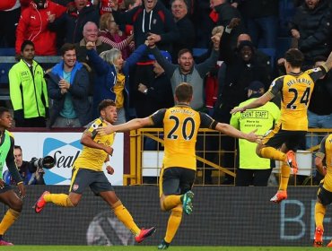 Premier League: Arsenal ganó en la agonía y se acerca a la punta