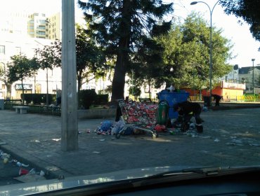 Triste despertar en Valparaíso: Toneladas de basura tras fin de Mil Tambores