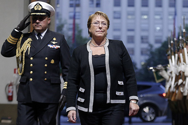 Bachelet sube aprobación en Adimark: Llega al 23% en encuesta de Septiembre