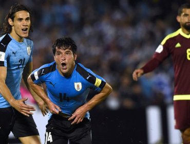 Uruguay salió de apuros y goleó a Venezuela