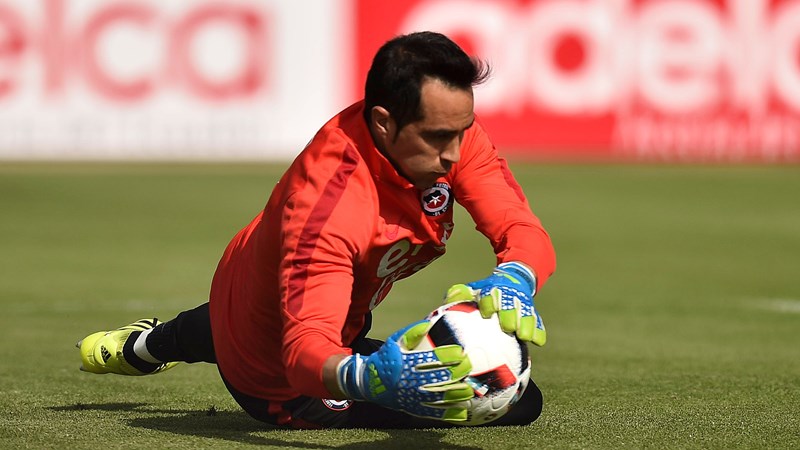 Claudio Bravo: "Tenemos que sacar una lección"