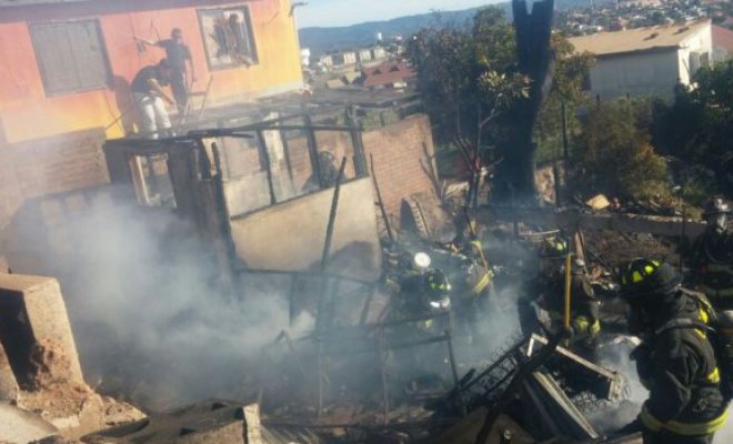 Incendio de dos casas en Viña del Mar deja como saldo dos desaparecidos