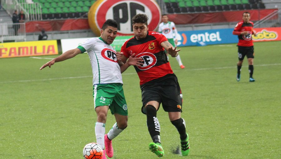 Primera B: Puerto Montt y Rangers repartieron puntos bajo la lluvia en el Chinquihue