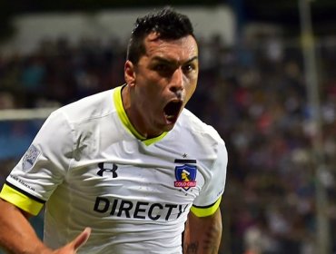 Esteban Paredes renovó en Colo Colo