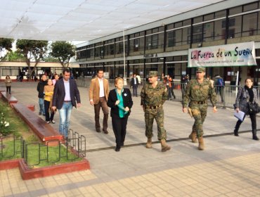 Accidentada votación de Bachelet: No retiro el carnet y no firmó el libro