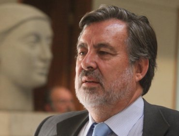 Alejandro Guillier: "Debemos cambiar la política tradicional"