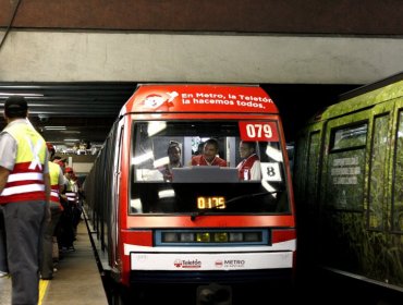 Ella es la voz del metro: Conoce quien es la mujer que nos avisa de las estaciones día a día