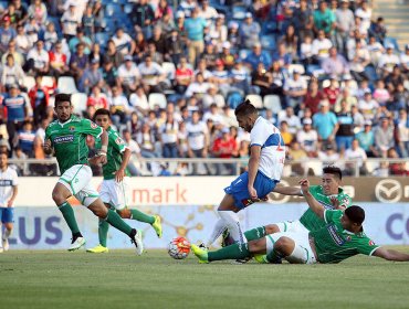 Universidad Católica derrotó a Audax Italiano y mete presión al líder