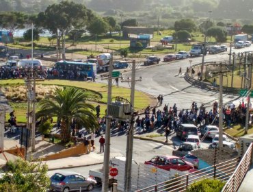 Protestas en Con Con se toman rotonda y ocasionan corte de transito