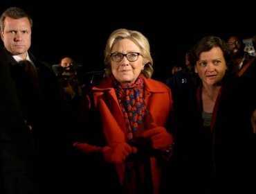 Comando de Hillary Clinton no reconoce derrota y esperará conteo final de votos