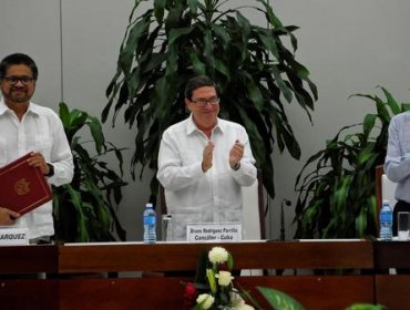 El gobierno de Colombia y las FARC anunciaron un nuevo acuerdo de paz "incluyente y respetuoso"