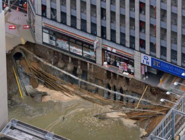 Japón: Un enorme agujero en medio de una ciudad fue reparado en 48 horas