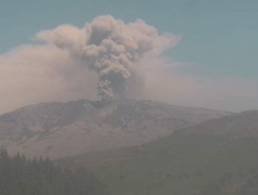 Volcán Copahue muestra nuevo pulso eruptivo en la Región del Bio Bio