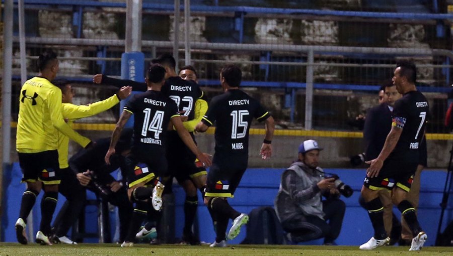 Copa Chile: Colo Colo dio el primer golpe y derrotó a Universidad Católica en San Carlos