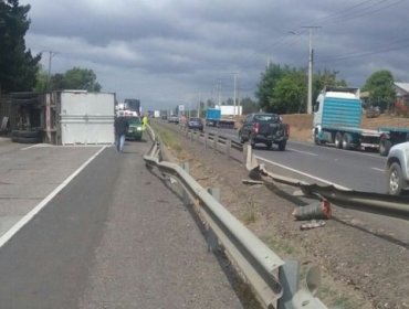 Accidente en Ruta 5 Sur cerca de San Rafael deja dos fallecidos