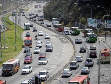 7 lesionados en choque de bus con vehículo menor en Valparaíso