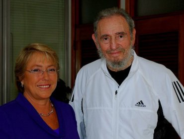 Michelle Bachelet en redes sociales trata a Fidel como "un líder por la dignidad"