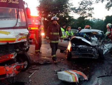 Choque frontal entre bus y auto dejo un muerto en localidad de San Pedro en Quillota