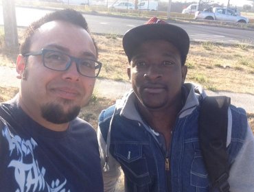 Emocionante historia de inmigrante tras un post que se hizo viral: Devolvió un Iphone 6