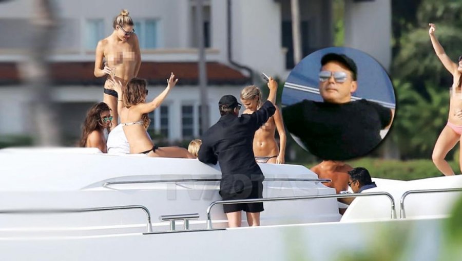 Escándalo en México por fiesta de Luis Miguel con mujeres semi desnudas en su yate
