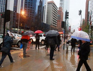 Lluvias producen anegamientos en Santiago y corte de luz a más de 16 mil hogares