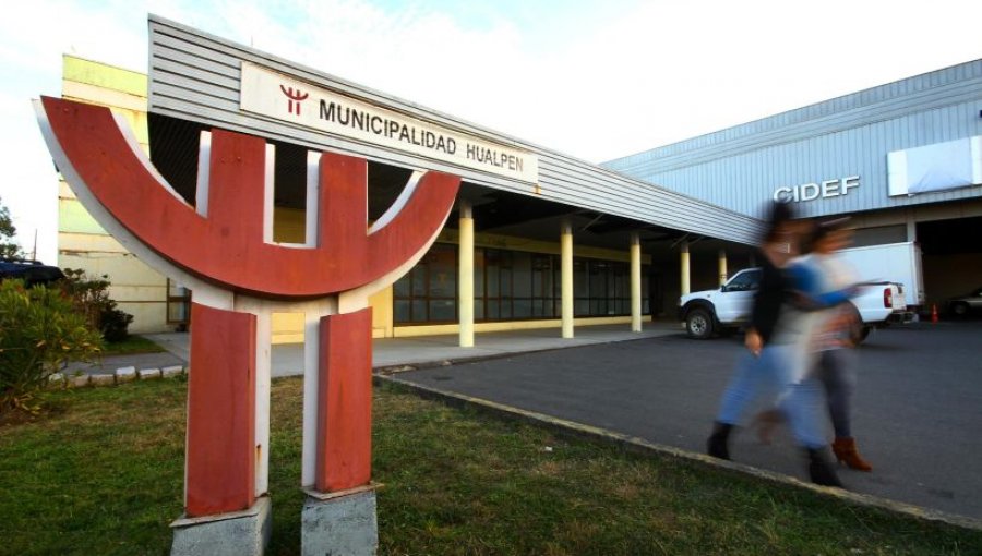 Trabajadores municipales de Hualpén tenían en sus oficinas Tv Cable con pack erótico