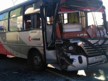 Tres buses chocan por alcance en Concepción: Al menos ocho lesionados