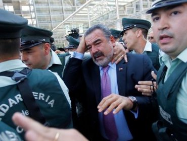 Golpean a empresario Andrónico Luksic a la salida de tribunales