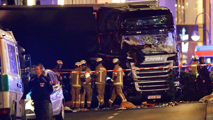 Alemania: Al menos 12 muertos luego que camión embistiera a una multitud en Berlín