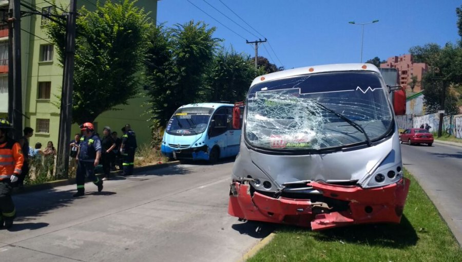 49 lesionados en choque masivo en Viña del Mar: Dos buses se vieron involucrados