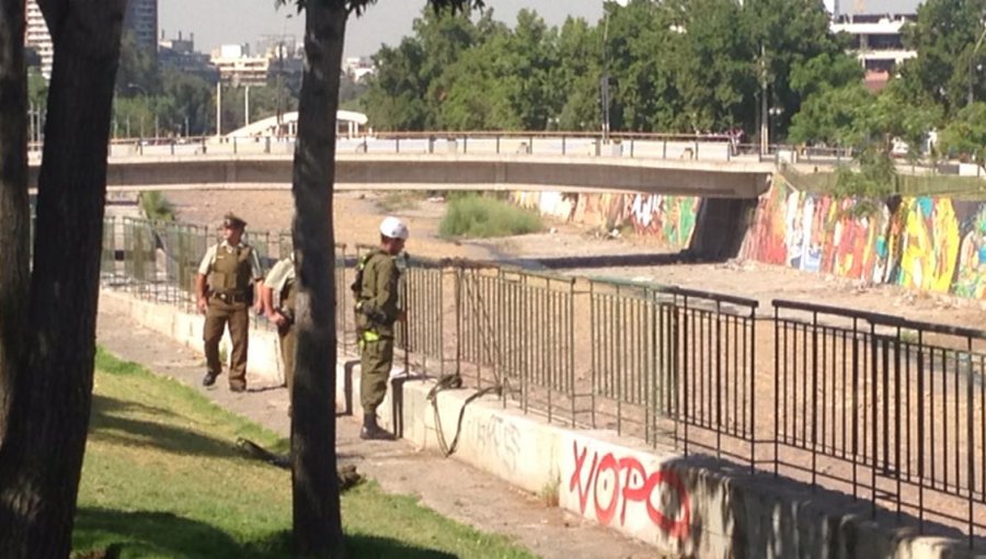 Cuerpo es encontrado flotando en aguas del Río Mapocho a la altura de Providencia