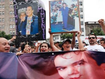 Juan Gabriel cumpliría 67 años y se convierte en un santo popular