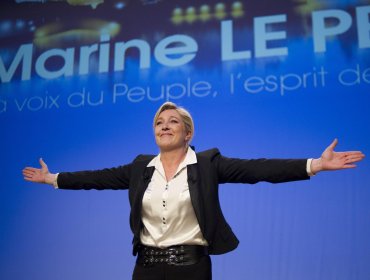 Francesa Le Pen apoyaría repatriar la producción de autos al estilo de Trump