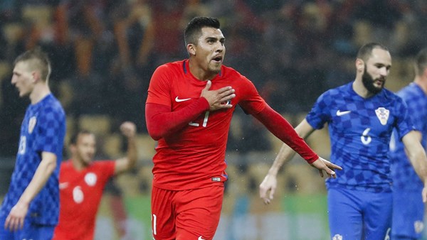 El debut César Pinares en la roja: "Es el sueño del pibe"