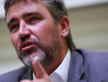 Fulvio Rossi se va en picada contra el PC y la Nueva Mayoría