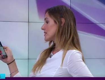 Periodista de Mega sufre chascarro en vivo que se convirtió furor en redes sociales