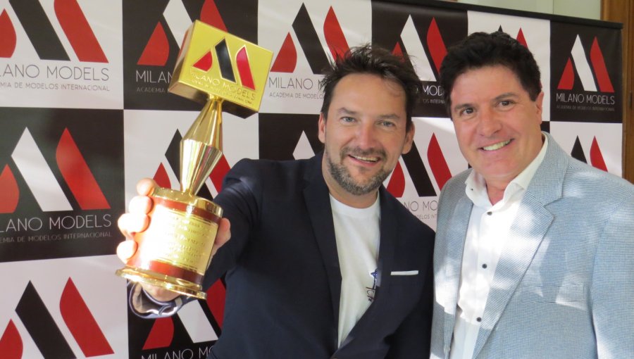 Daniel ex “Huevo” Fuenzalida recibió premio a la trayectoria 2017