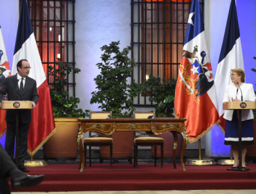 Michelle Bachelet recibe a Presidente de Francia Hollande en La Moneda