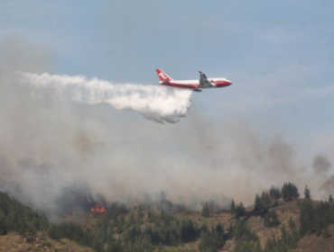 "SuperTanker" prepara su segundo día de combate ante las llamas