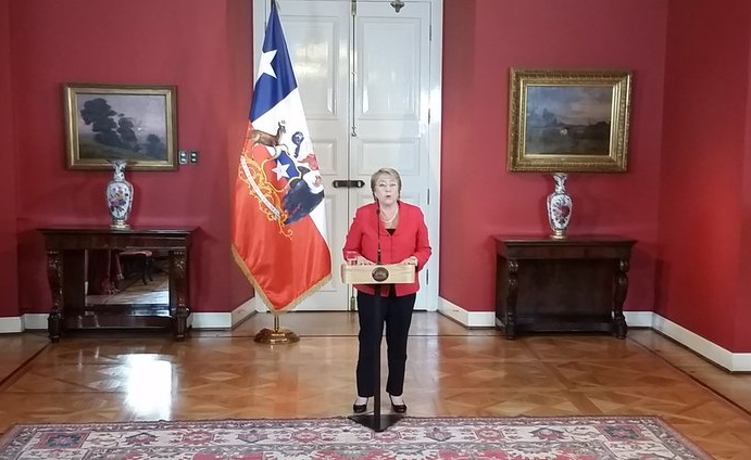 Bachelet informa entrega de bonos para damnificados y asegura que avión ruso aún está en trámite