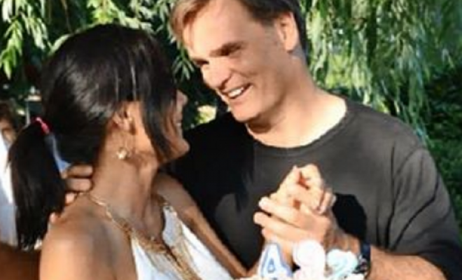 Novia de Amaro Gómez-Pablos se luce con un curioso regalo que recibió