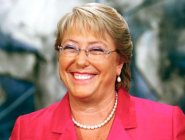 Adimark: Aprobación de Bachelet sube un punto y llega al 27% en enero