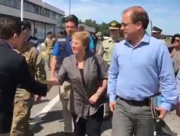 Presidenta Bachelet es recibida con aplausos en la comuna de Quirihue