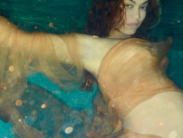 Beyoncé realiza sesión de fotos desnuda luciendo su embarazo