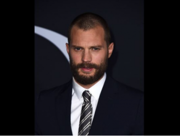 Protagonista de "50 sombras de Grey" sorprendió con radical cambio de look