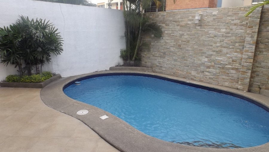 Bebé de un año muere ahogado en una piscina en Rinconada